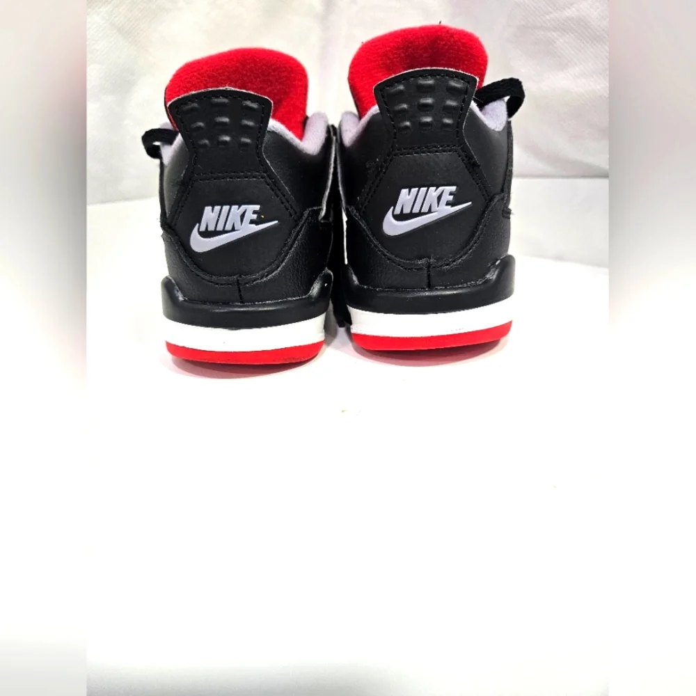 Jordan 4's, 10C, Black/Red/White - Picture 5 of 8